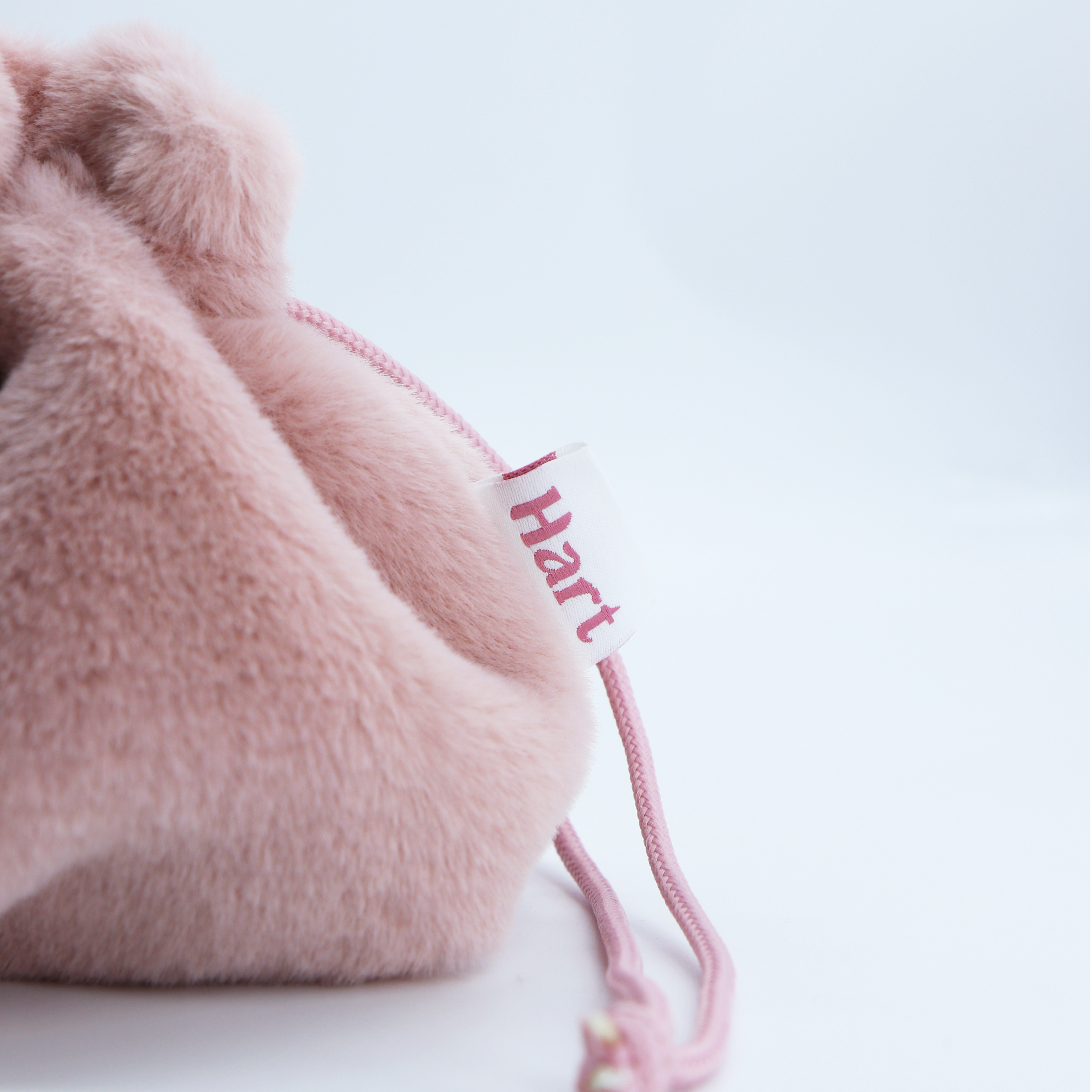 H ART Fluffy Pouch