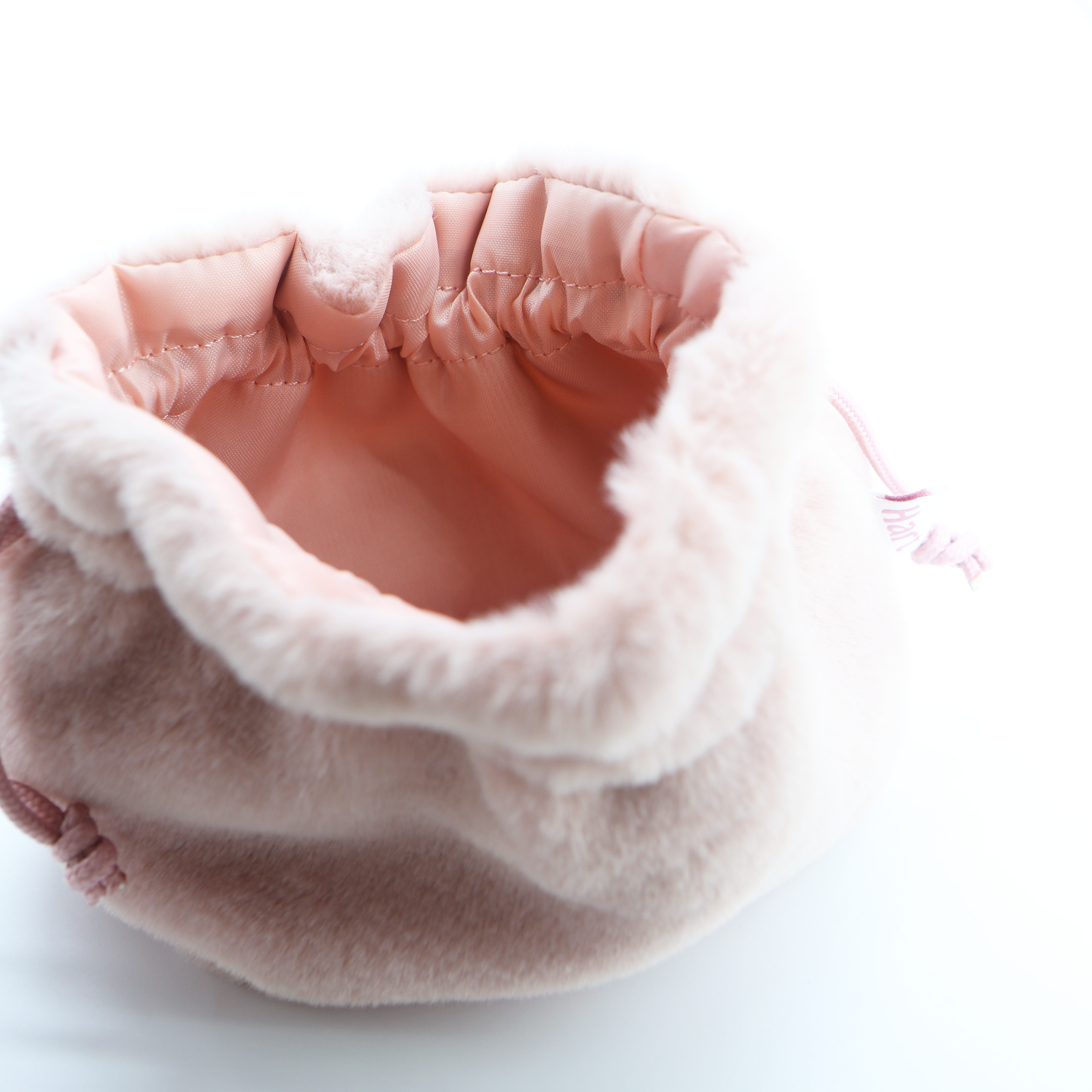 H ART Fluffy Pouch