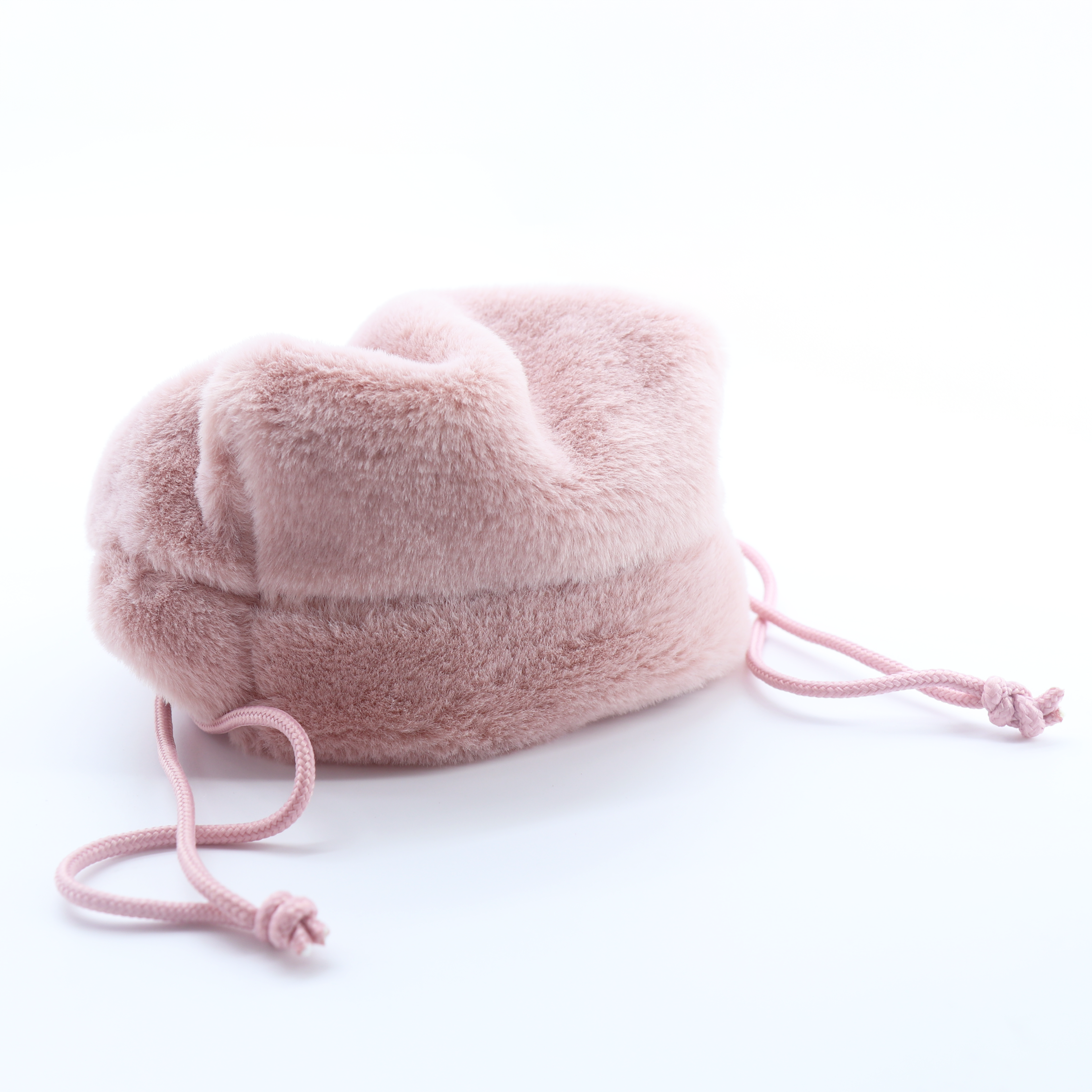 H ART Fluffy Pouch
